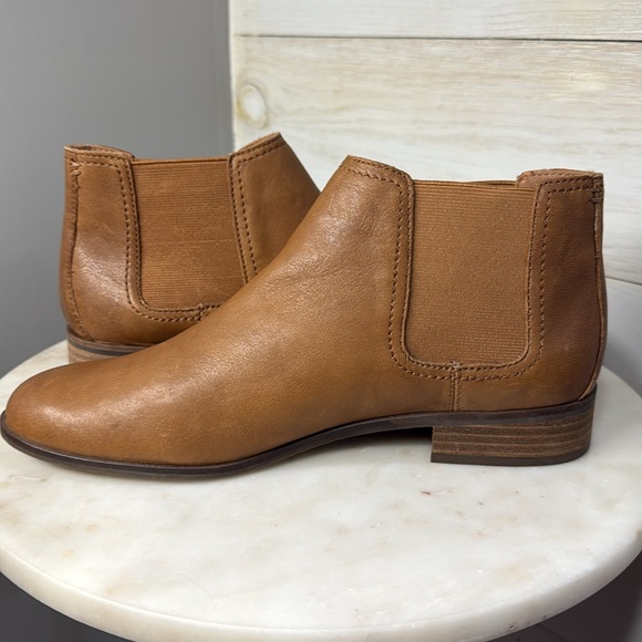 Frye Mallory Chelsea Booties. Size 10, NWOT - Picture 5 of 13